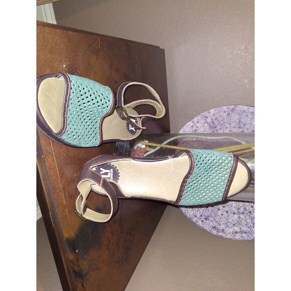 Vintage-Style Perforated Mint & Brown Leather Ankle Strap Sandals Summer Comfy - Picture 2 of 3